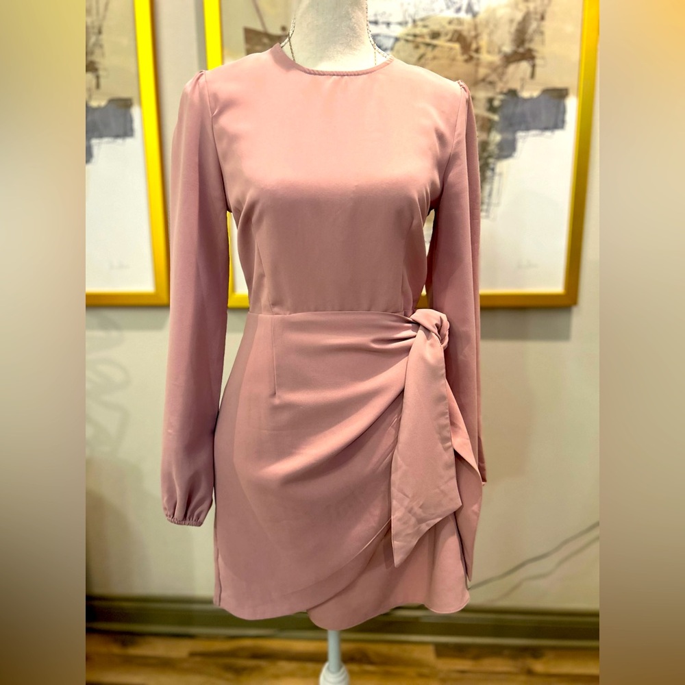 LULU’s NWOT wrap dress, back zipper, lined skirt.